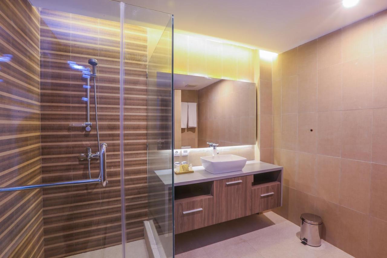 Canggu Dream Village Hotel And Suites מראה חיצוני תמונה